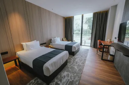 Roxy Beach Resort Отели в г. Лунду