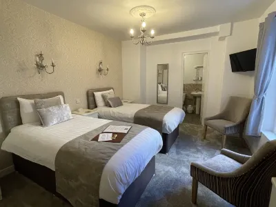 Lynton House Hotels near West Shore Beach