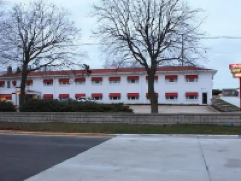 Holiday Music Motel Hotels in Door County
