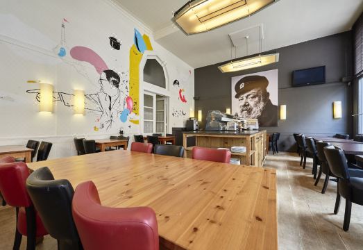 레오폴드 호텔 객실 내부