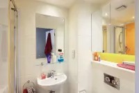 Student Only Riverside Way in Winchester فنادق في Itchen Valley