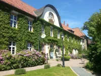 Klosterhotel Wöltingerode Hotel dekat Rammelsberg Mine and Mining Museum