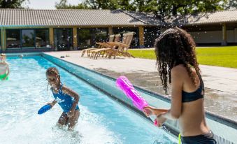 Family Villa + Sauna & Sunroom