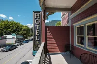 Kaslo Hotel - Mountain view