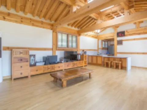 Gyeongju Wadamjung Hanok Pension Hotels in Gyeongju