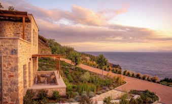 Sampatiki Suites - Seaview Luxury Suites with Breakfast and Spa