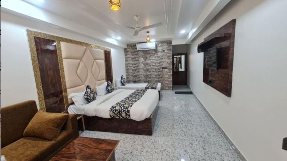 Hotel Vrindavan Palace