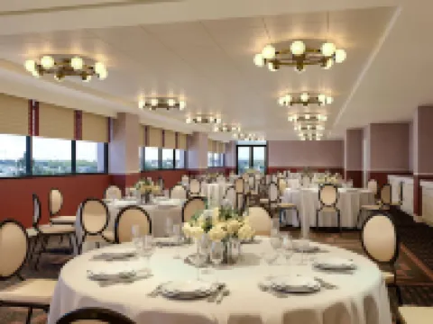 Graduate by Hilton Bloomington Hotels in Bloomington