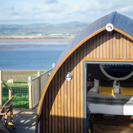 Seaview Cabin Sleeps 2 -Hot Tub - Parking