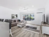 The Laneway Villas by Burleigh Letting Company