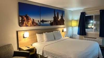 دايز إن باي ويندام ريدجكريست نير تشاينا ليك نافال ستيشن Hotels near China Lake
