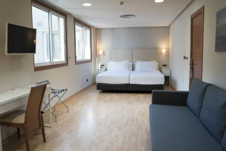 Hotel Sercotel Tres Luces Отели в г. Valadares