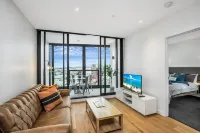 Brisbane Chinatown 2 Bed Apt, Parking, Pool, Gym - Qfv147-8 Hotels in Fortitude Valley