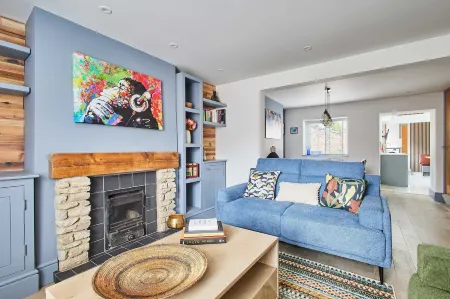 Host & Stay - Damson Cottage