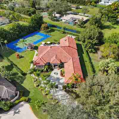 Spacious Home Wpool Tennis Court Hotel Exterior