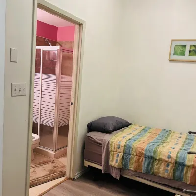 โรงแรม Moe's Suite โรงแรมใกล้เอเนอร์แคร์เซ็นเตอร์