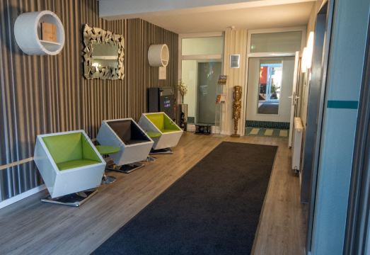 체크 인 호텔 메르제부르크