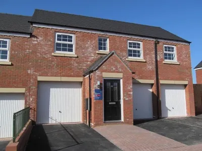 The Robin Coach House by RentMyHouse Hotels near Violette Szabo GC Museum