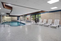 Travelodge by Wyndham Barrie - piscine