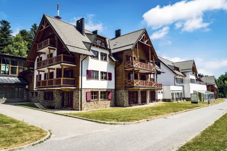 Pohorje Village Wellbeing Resort - Wellness & Spa Hotel Bolfenk