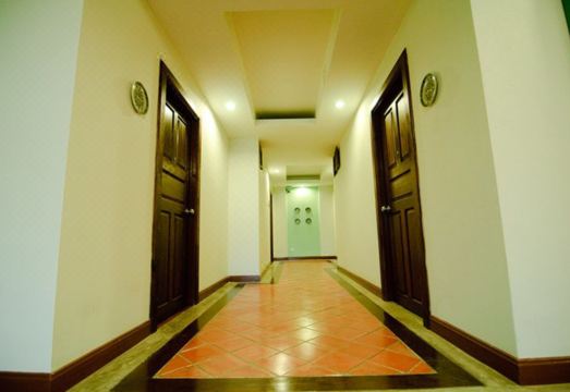 4. 스완카부리 부티..