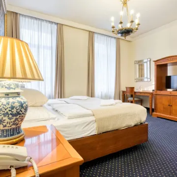 Hotel Europa Hotels near Cabbage Market Square