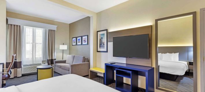 Comfort Suites Hanes Mall Hotels in Forsyth County
