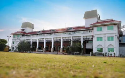Jalsa Hotel & Banquets Hotels near Phoenix Citadel Mall