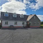 Spacious 6 Bed House 10 Minutes from Knock Airport Hotel in zona Santuario di Knock