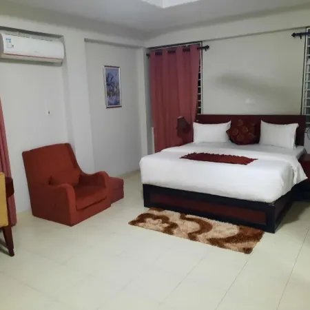 Efua Anoah Hotel & Apartment