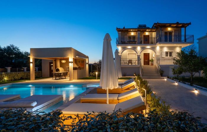 Paris Family Villa!
