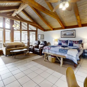 Riverview 1 Bedroom Cabin by RedAwning