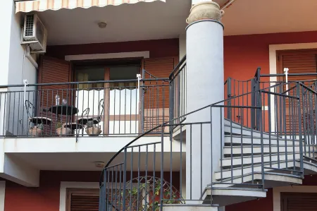 Adriana Holiday House , Free Parking, Wi Fi, Near Sea, Private Kitchen,