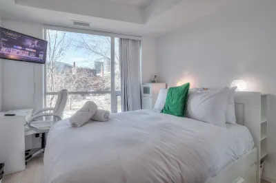ريفيتستايز - ذا بريت Hotels near كوينز بارك