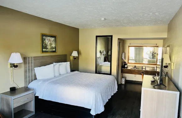 高山峽谷酒店 - 海倫