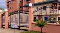 Stunning 3-Bedrooms GuestHouse in Limbe Cameroon Các khách sạn ở Buea
