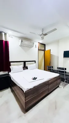 Roomshala 140 Hotel 24 & 7- Malviya Nagar Hotels near Kaali Mata Mandir , bhrama market ,Sector 7 Dwarka