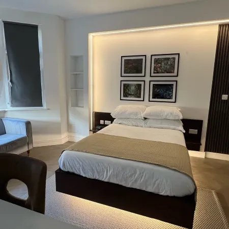 Luxurious London Studios