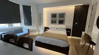 Luxurious London Studios