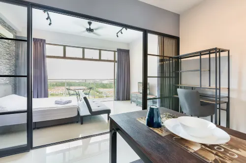Palazio Serviced Apartment in Mount Austin Near Aeon Ikea Toppen Hsi