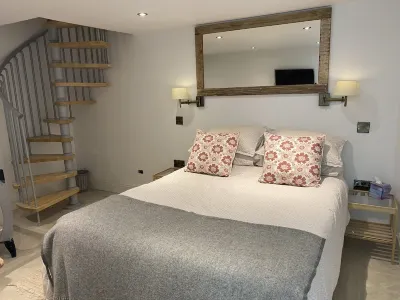 Cosy duplex Cottage on Ashdown Forest 애쉬다운 포레스트 센터 주변 호텔