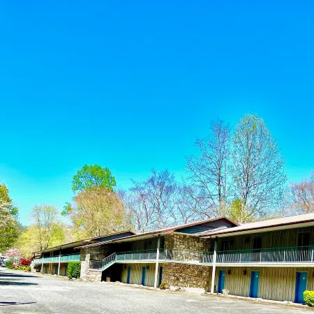 Newfound Lodge on the river