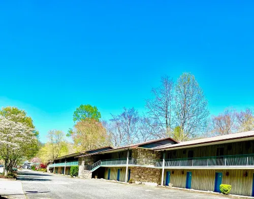 Newfound Lodge on the river