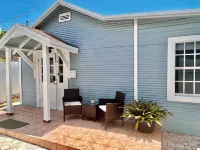 Private smoke free cottage in Coral Gables free parking WiFi washer & dryer