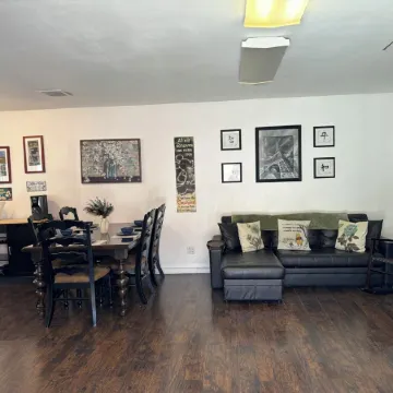 CONTEMPORARY CALIFORNIA BUNGALOW