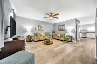 Cozy, modern 2 story townhome!