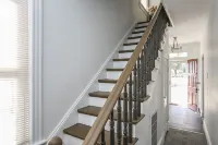 Relaxed 3Br Riverfront Home, Ideal for Travel Nurses & Long Stays