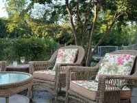 Cute and Close to Downtown! Off street parking w/ short walk to Academy/Stadium