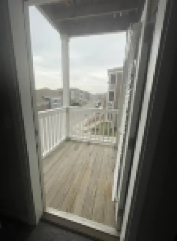 Stylish and Spacious, Close to the Hospital
