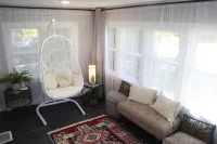 Close to Wisconsin Dells freshly renovated home in Baraboo!